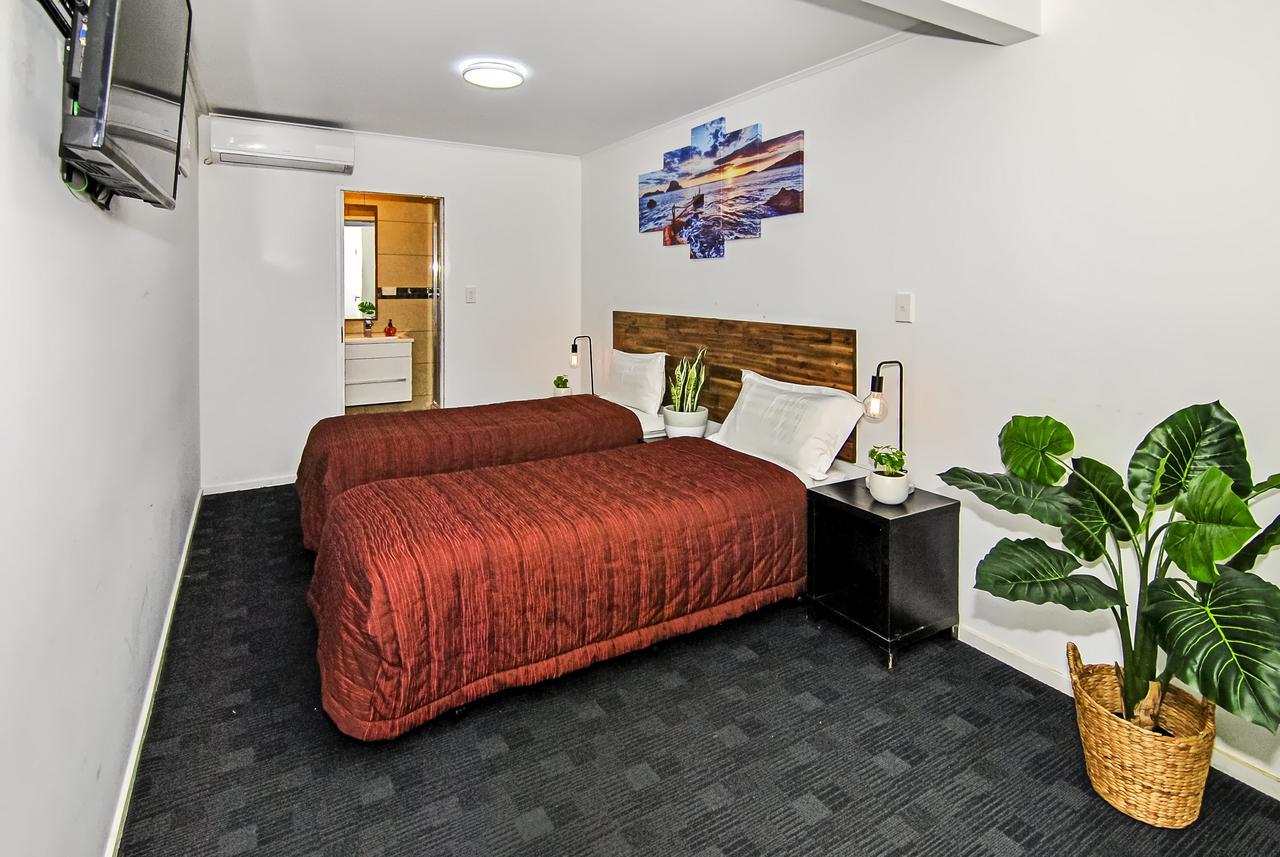 Newlands Court Motel Wellington Exteriör bild