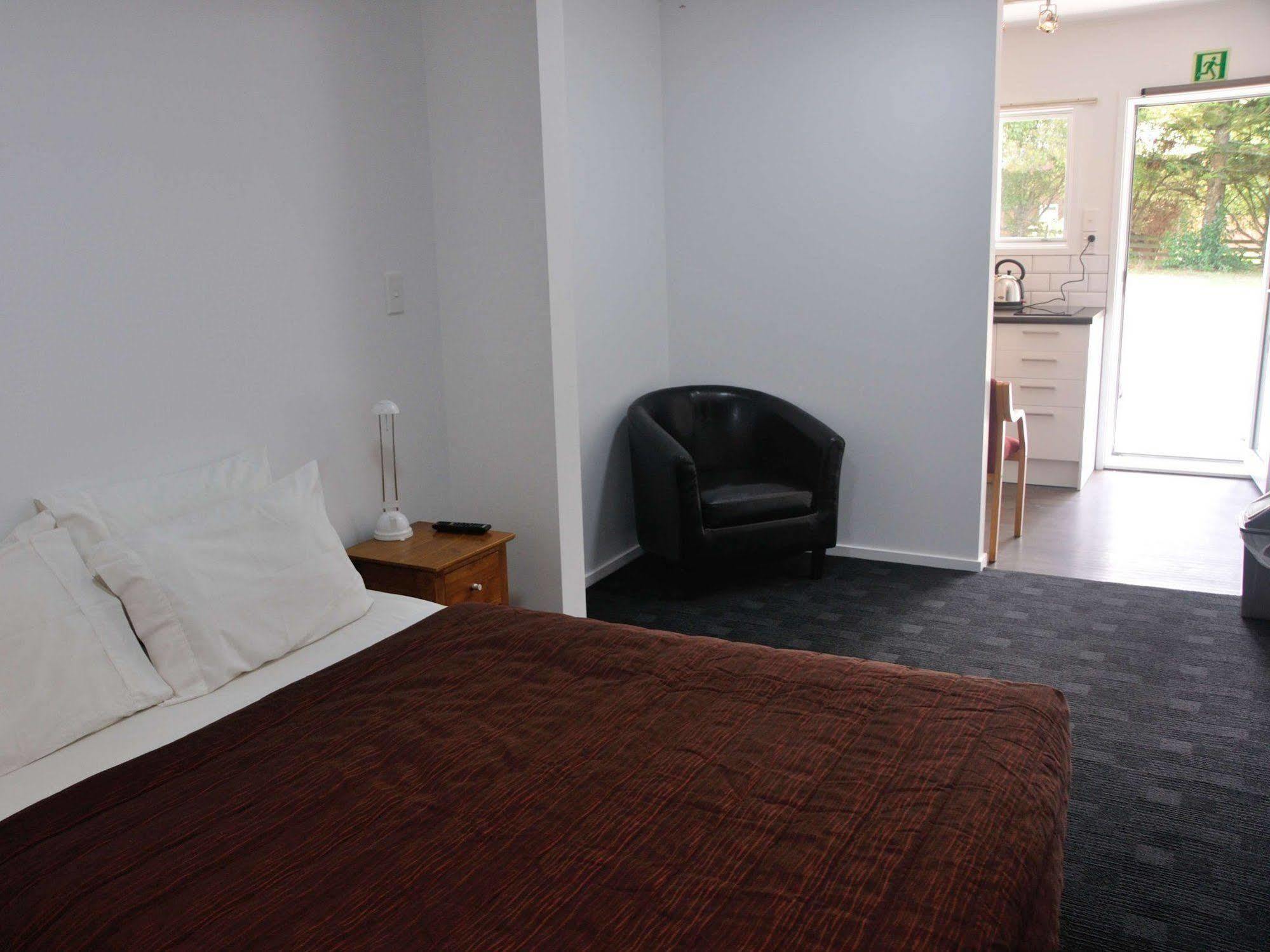 Newlands Court Motel Wellington Exteriör bild